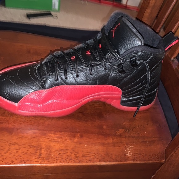 Jordan 12 flu games - Picture 2 of 4